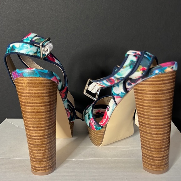 Size 7.5 Blue Floral Wood Block Platform Heels - Picture 2 of 4